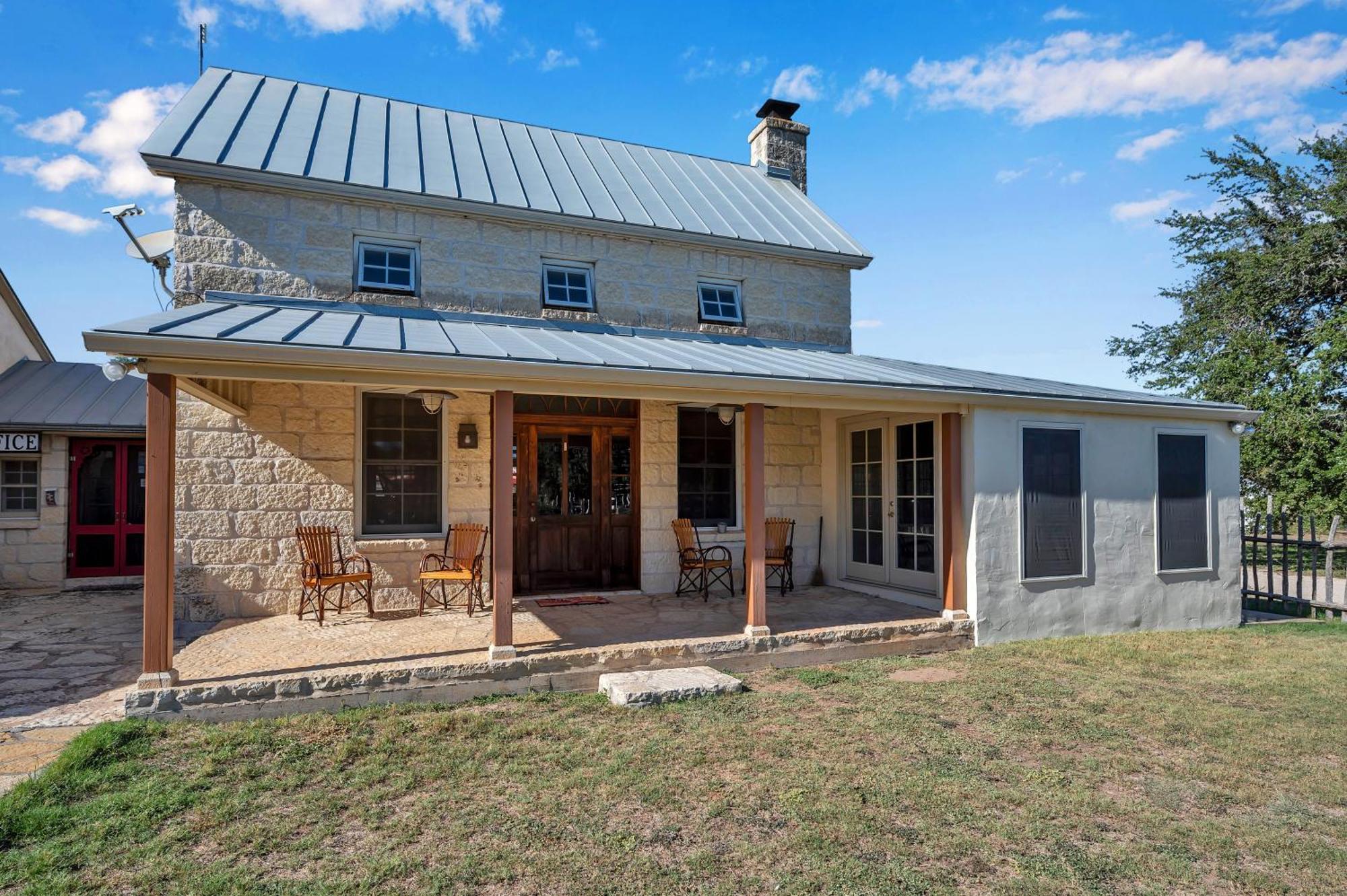 Full Moon Inn Fredericksburg Exterior photo